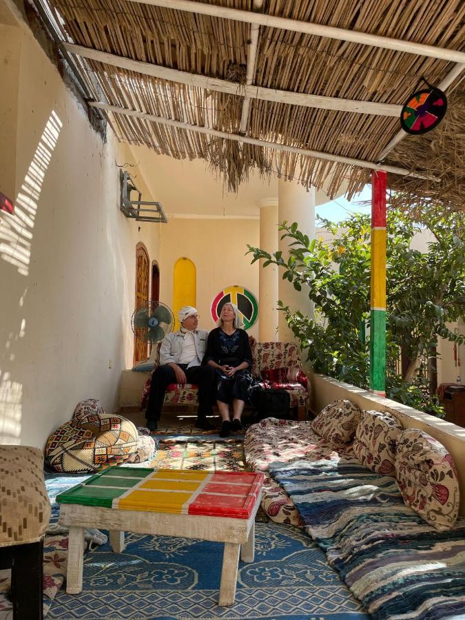 Bob Marley Bed & Breakfast & Restaurant Луксор Екстериор снимка
